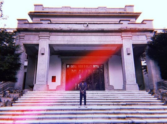 Jon Boy compartió fotografías de su visita a la residencia oficial del presidente de México.