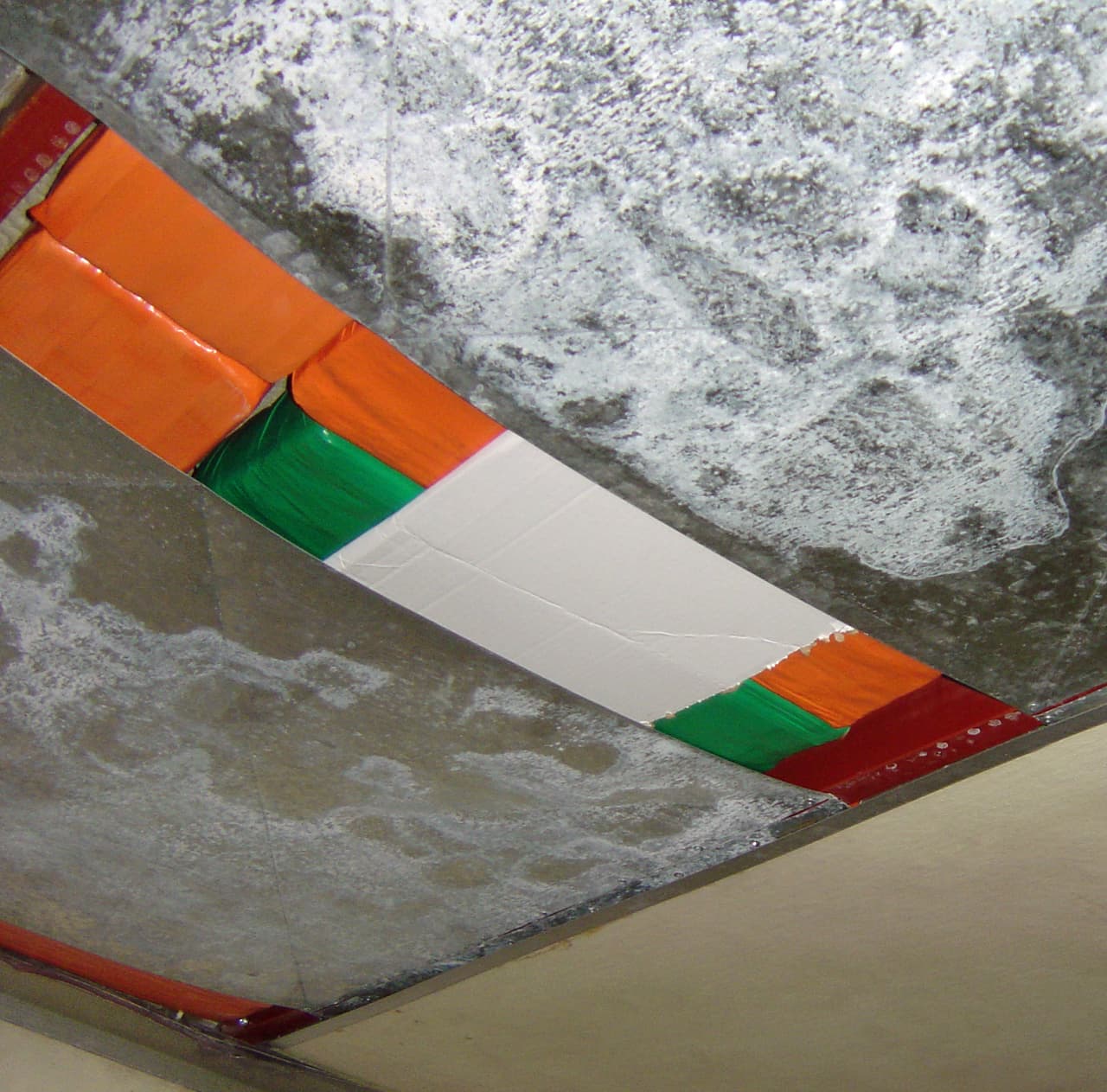 Los oficiales de la patrulla encontraron los 274 paquetes de Marihuana en el techo del vehículo.