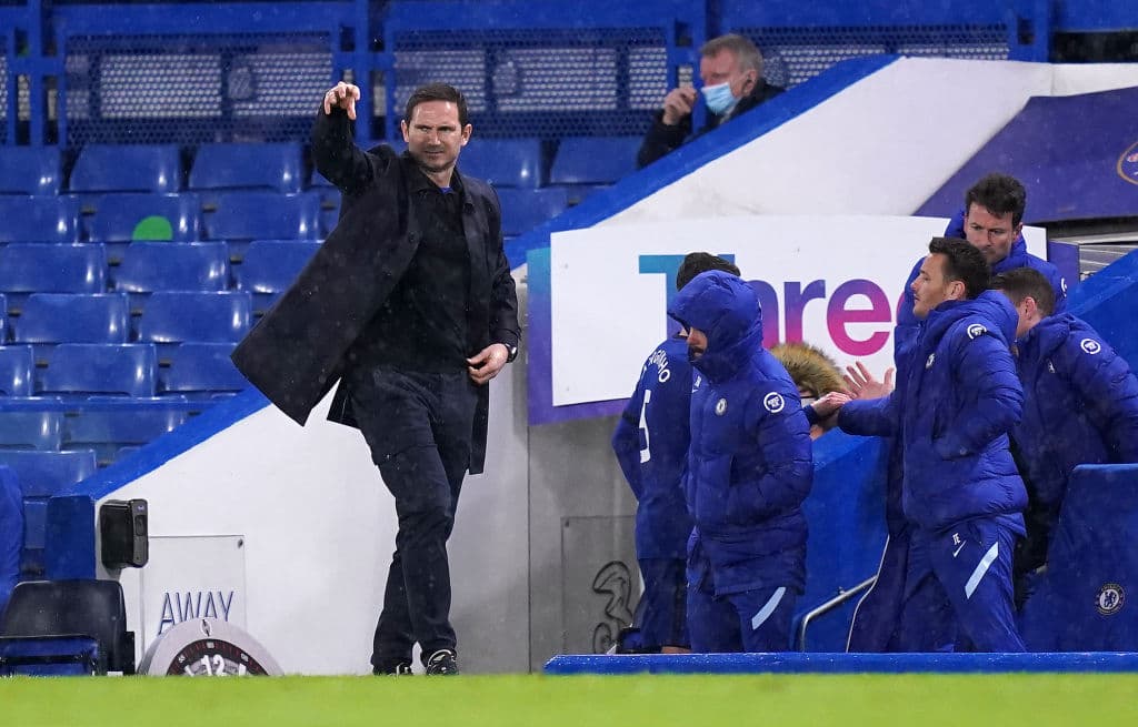 Thiago Silva (10’) abrió el marcador muy temprano en el juego. Abraham (78’, 80’) apareció para marcar doblete y convertir la goleada para los de Lampard. Chelsea cerrará el año enfrentando al Arsenal y, posteriormente, al Aston Villa. Los ‘Blues’ legaron a 25 unidades y acarician la zona de Champions. Pulisic jugó 84 minutos del cotejo.
