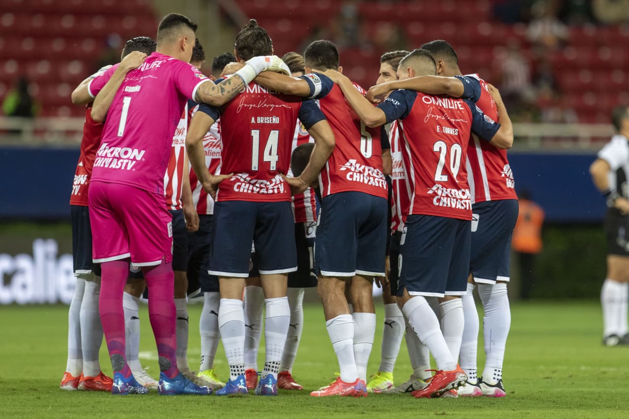 Chivas se presentaba en casa ante Pachuca con dos empates, una derrota y una victoria en sus últimos cuatro partidos.