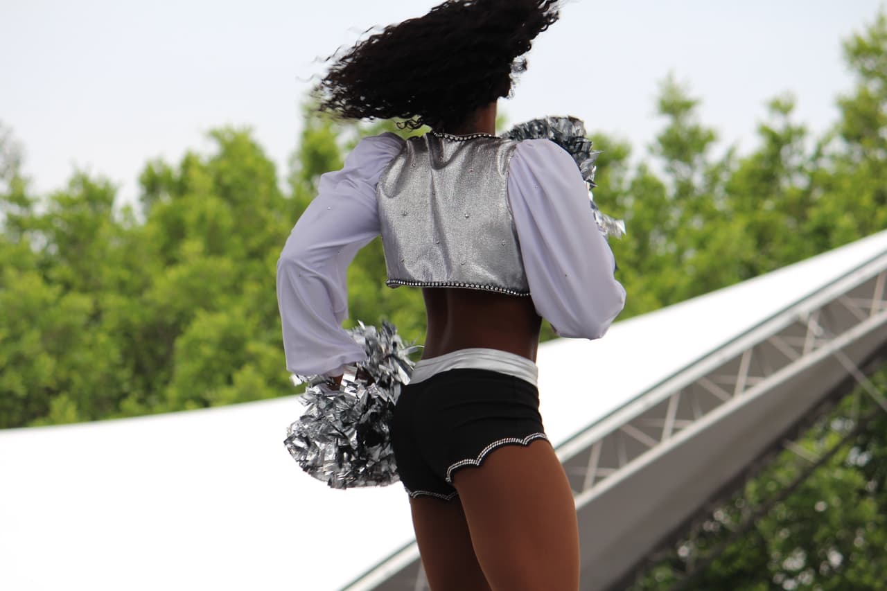 Te invitamos a disfrutar de los más lindo que vino de los Raiders a México, sus deslumbrantes porristas.