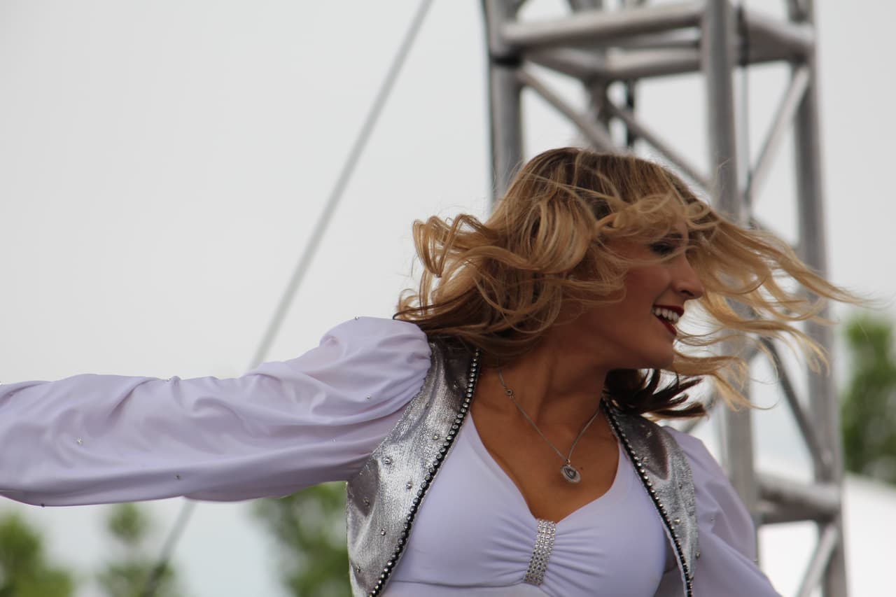 Te invitamos a disfrutar de los más lindo que vino de los Raiders a México, sus deslumbrantes porristas.