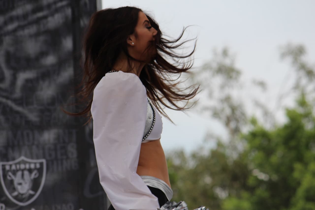 Te invitamos a disfrutar de los más lindo que vino de los Raiders a México, sus deslumbrantes porristas.