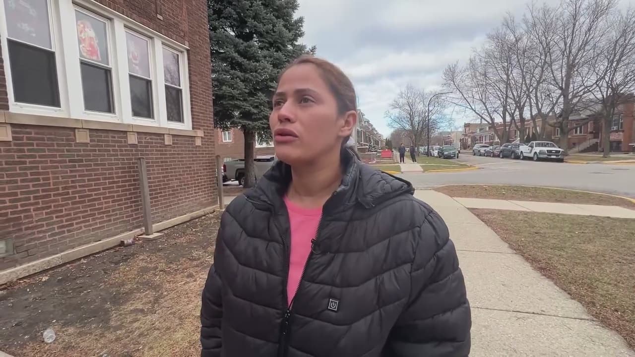 El asesinato quedó grabado por cámaras del área, las cuales muestran a Johan corriendo unas cinco cuadras desde la escuela, a la vuelta de la casa de sus padres.
<br>
<br>
<b>“Cualquier niño que sufra de bullying en la escuela, hablar. No se queden callados. Confíen en sus padres, busquen ayuda para que no terminen como mi sobrinito”, dijo la tía, Estefany Adarve.</b>
<br>