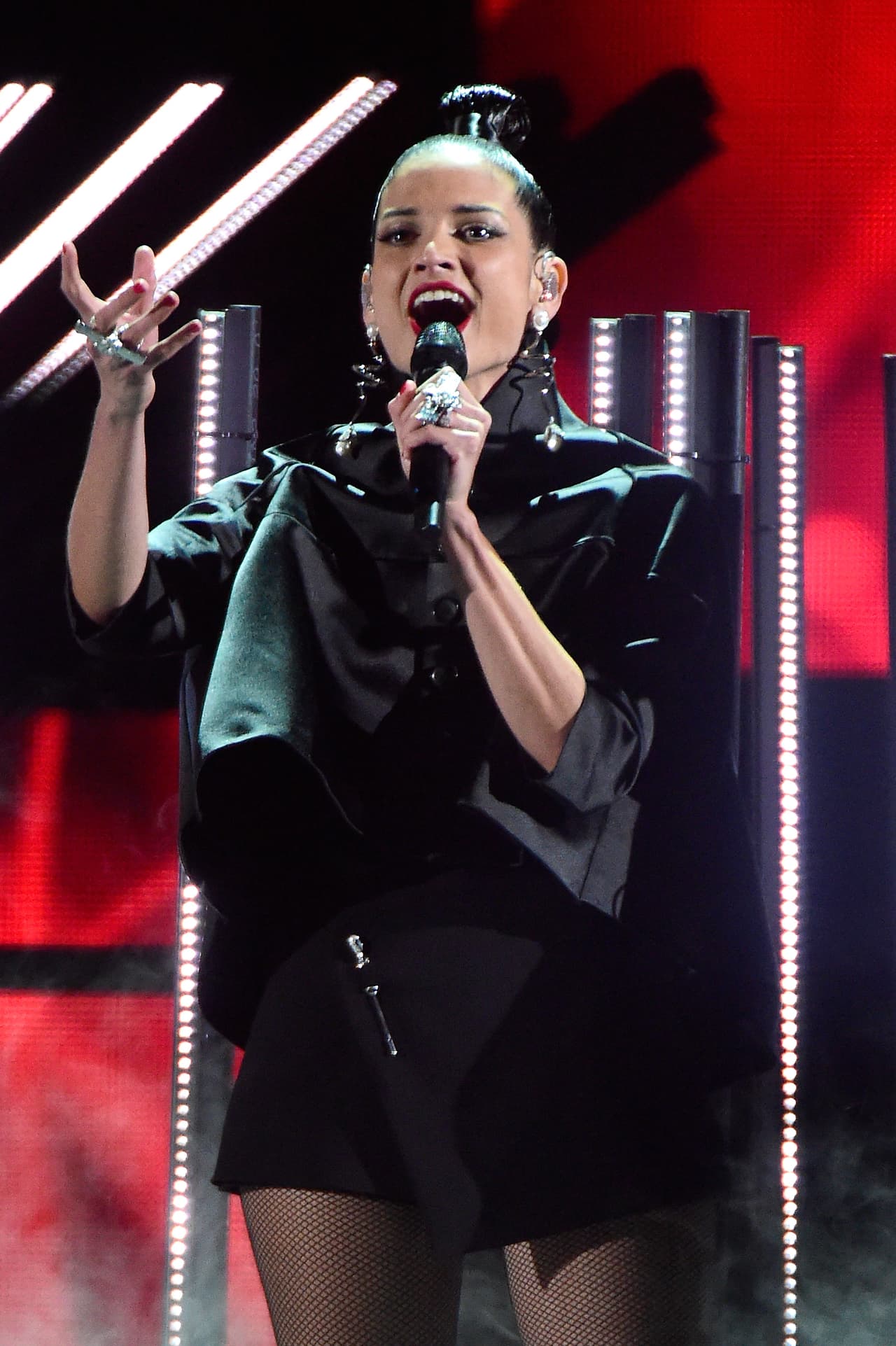 Se veía genial en escena, pero esa elección de peinado ¿fue acertada?