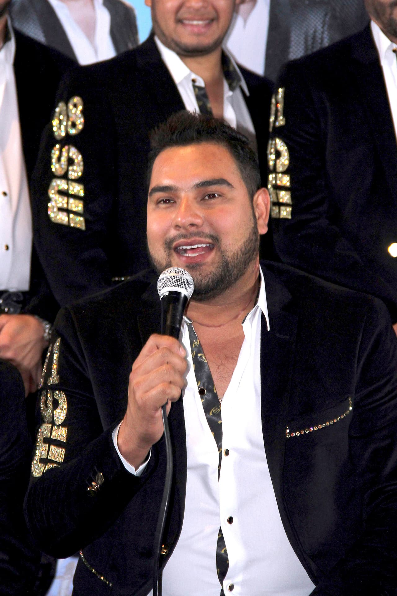 En en 2016, Alan Ramírez de Banda MS, tuvo que pasar por el quirófano tras recibir un impacto de bala en el cuello, luego de salir de una presentación en el Auditorio Nacional; al inicio se dijo que podría ser un atentado, pero las investigaciones concluyeron que era una bala perdida.
