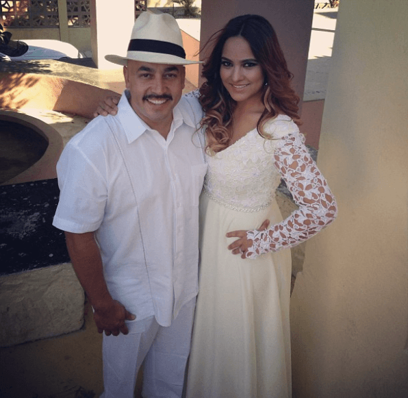 "Yo gastaba mucho dinero en pestañas, te las pones una vez y las tiras. Yo hice el diseño de estas pestañas para que me duraran muchas veces", afirmó Mayeli.