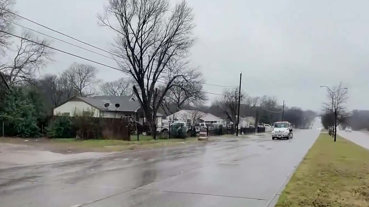 Texas en alerta por tormenta invernal; se registran lluvias en Dallas