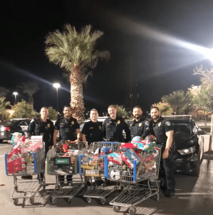 Esta campaña es posible gracias a la donación de juguetes y dinero que realizan los mismos funcionarios, y otros generososos 
<i>sponsors</i> que apoyan con bienes para la canasta.