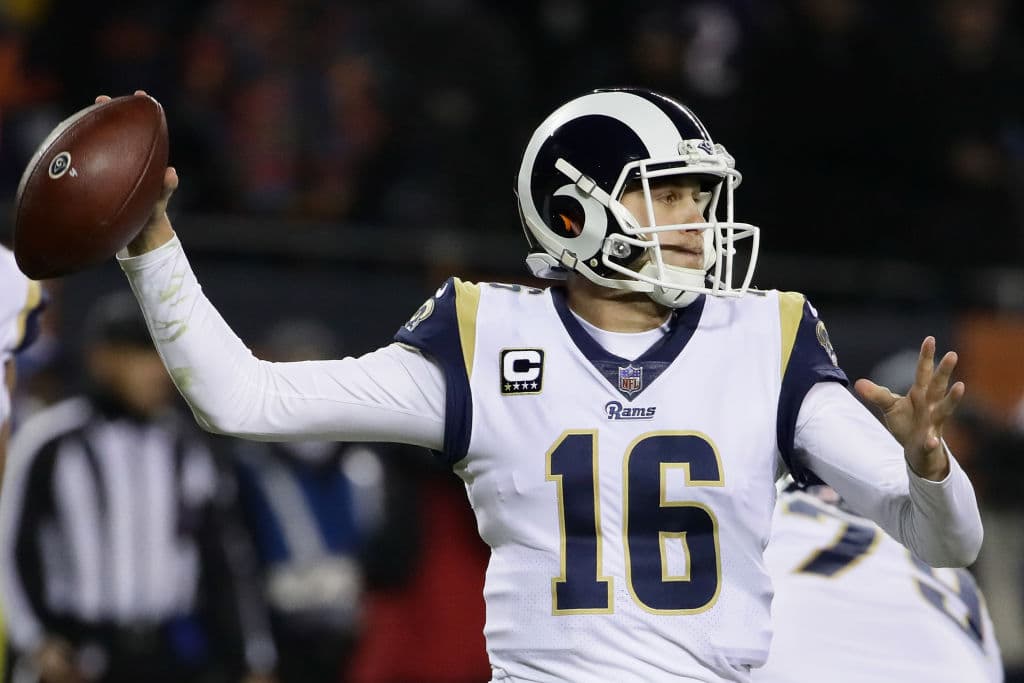 La última vez que un QB de los Rams y su rival tuvo tres intercepciones en un juego fue el 8 de octubre de 1967 cuando John Brodie de los 49ers y Roman Gabriel de los Rams se combinaron para seis.