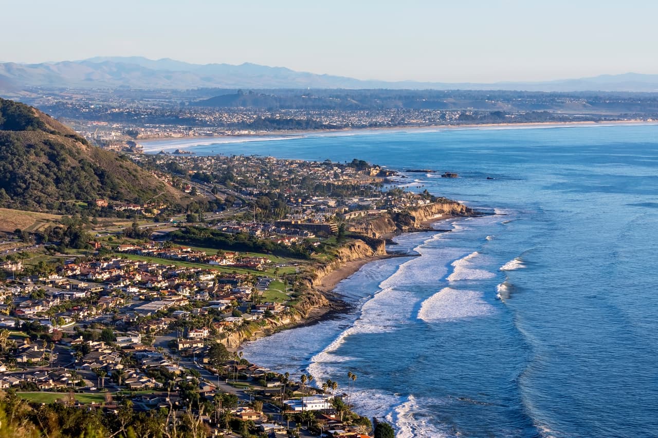 <h2 class="cms-H2-H2"><b>5. Condado de San Luis Obispo</b></h2>
<br>Índice de felicidad: 7.26
<br>
<br>Se encuentra en la costa central de California, la población del condado es de 282.424 habitantes. La sede principal es la coidad de San Luis Obispo.