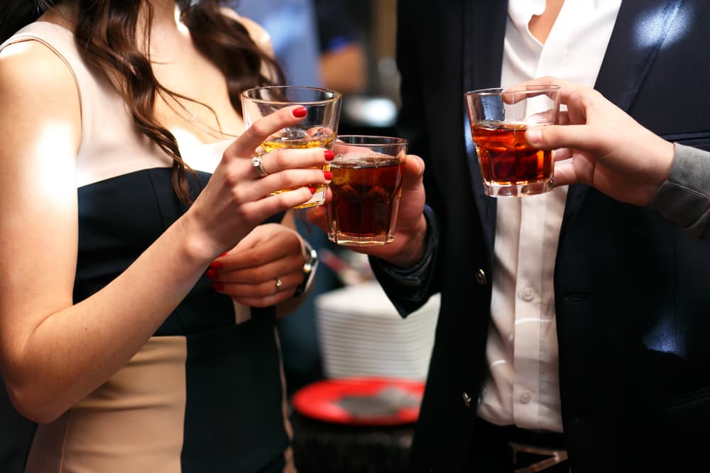 La mejor combinación para estas personas es un buen ron para amenizar sus impulsos con un toque dulce… pero de preferencia que tomen con moderación.