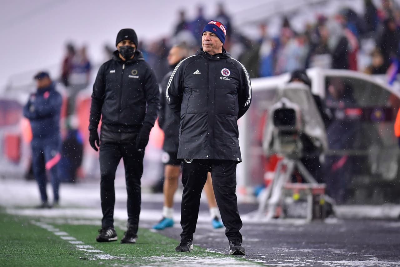 New England Revolution fue muy superior a los Pumas y se impuso gracias a un doblete de Adam Buksa y otro tanto de Sebastian Lletget.