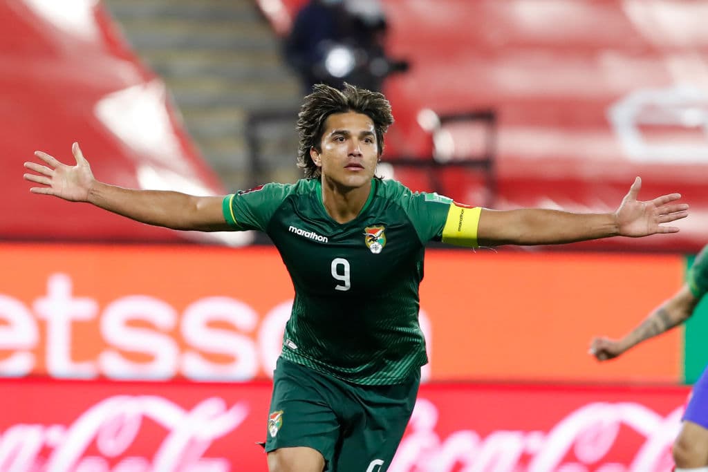 Chile regala un penal al minuto 82 y el goleador de Bolivia Marcelo Moreno no los perdona y pone el 1-1 definitivo.