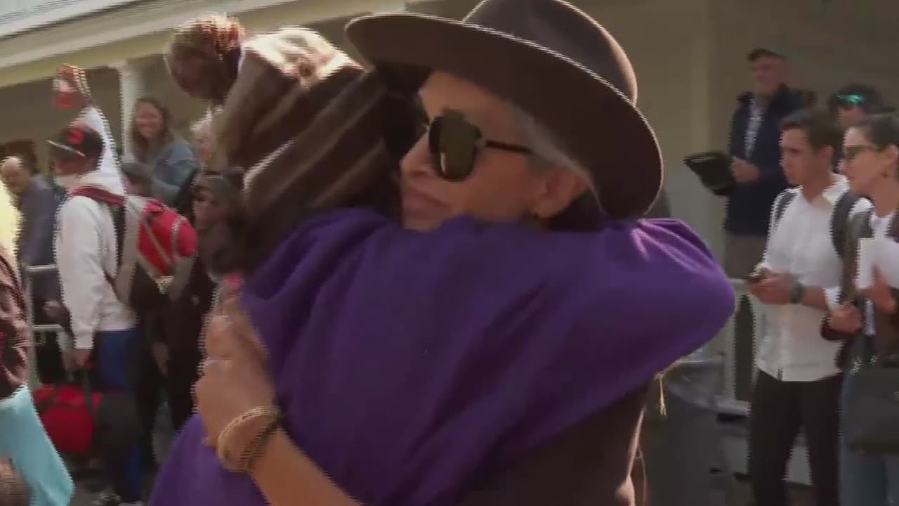 Inmigrantes llevados con falsas promesas a Martha's Vineyard podrían aplicar a una visa U