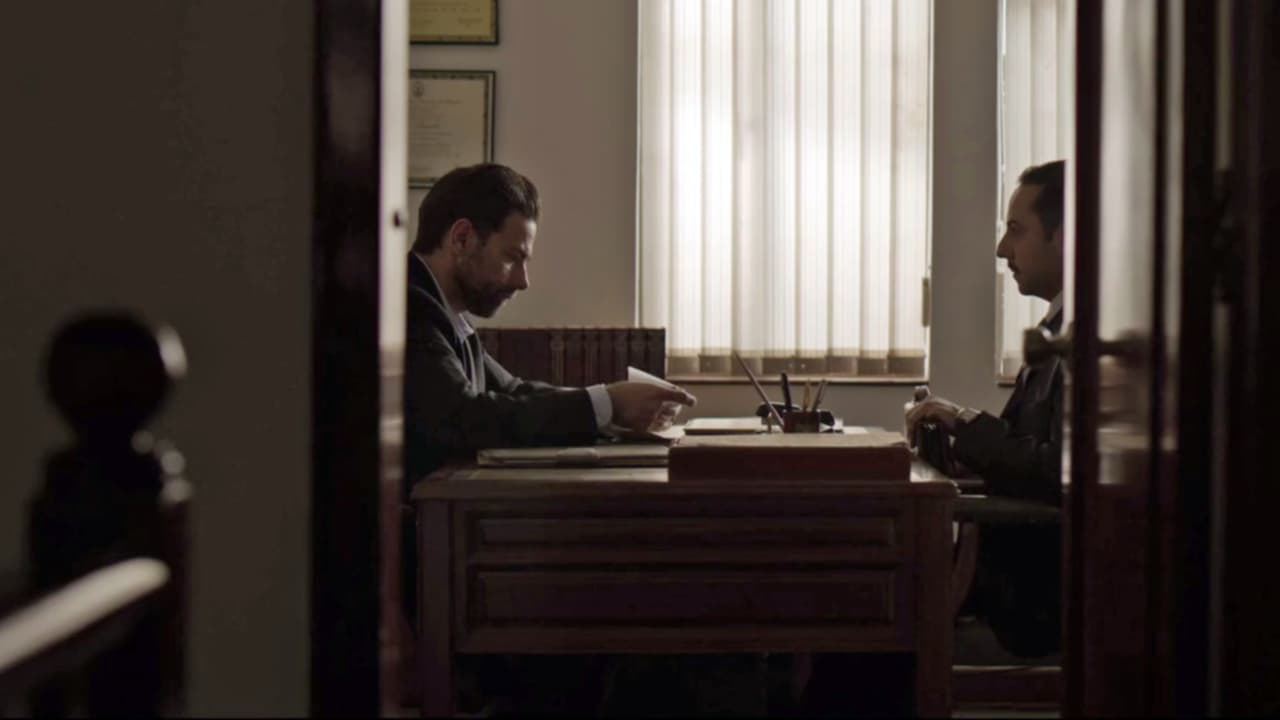 ‘Don Sol’, complacido por la pérdida de puntos que representó el escándalo de ‘El Profesor’ para Labrador, visitó a Carlos Almada para agradecerle por su apoyo y le entregó unos documentos para salir del país y ocultarse en Cuba.