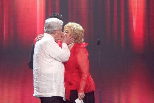 <b><a href="http://www.univision.com/temas/ignacio-lopez-tarso" target="_blank">Ignacio López Tarso</a></b> es uno de los grandes de la actuación y en el 2011 se llevó un premio especial por sus 63 años de trayectoria artística. 
<b><a href="http://www.univision.com/temas/silvia-pinal" target="_blank">Silvia Pinal</a></b> lo premió y además le dio un beso en la boca. ¡Cómo olvidarlo!