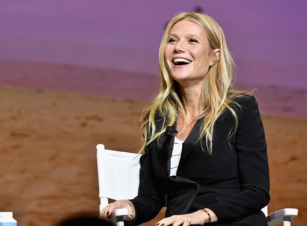 El 27 de octubre, Pinkett-Smith le dio la bienvenida a la mesa a la actriz Gwyneth Paltrow para hablar sobre todo lo relacionado con el sexo después del lanzamiento de su programa Sex, Love and Goop.