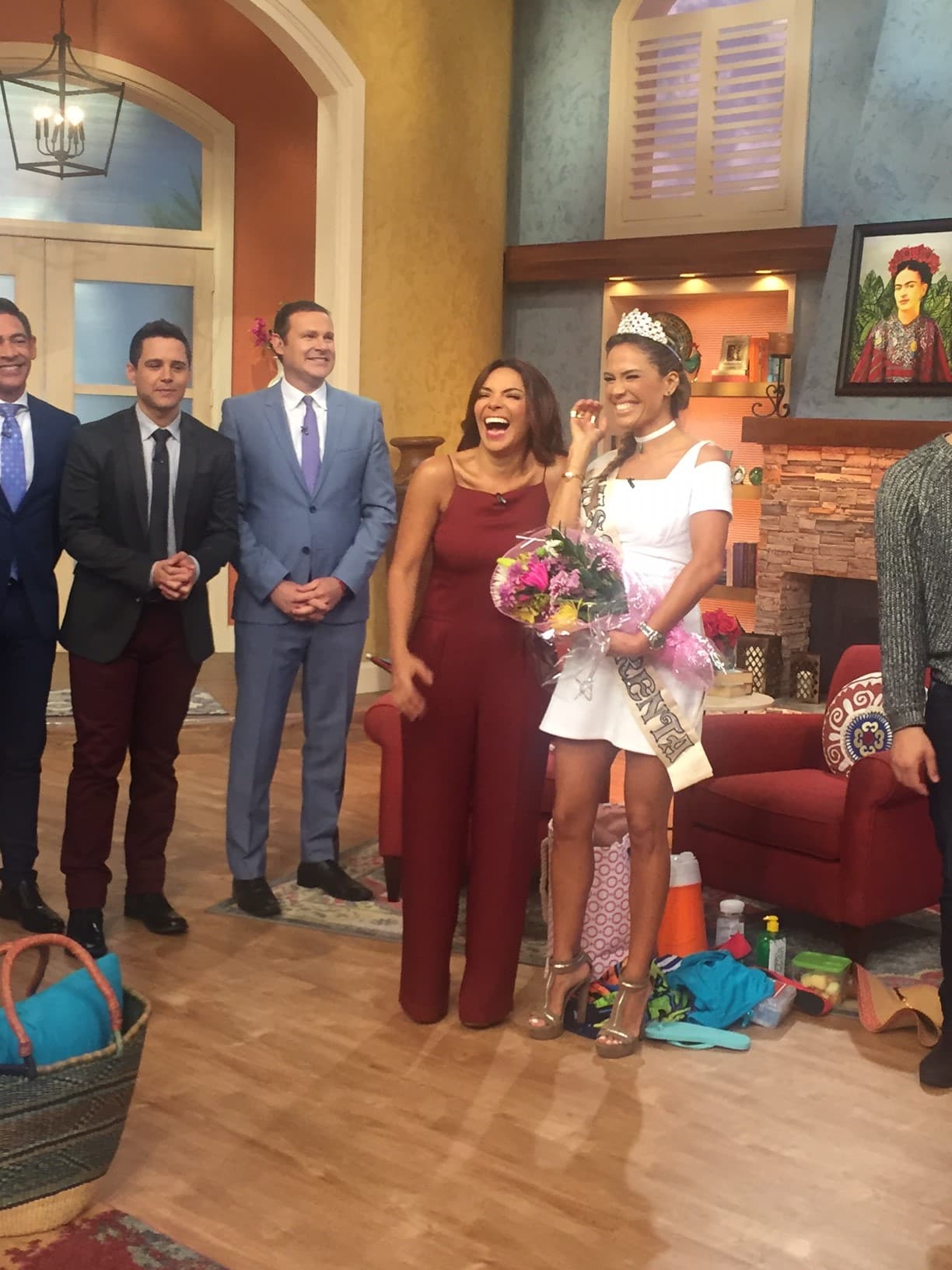 Karla se reía a carcajadas luego de descubrir que les espera a las de 40 al llegar al cuarto piso.