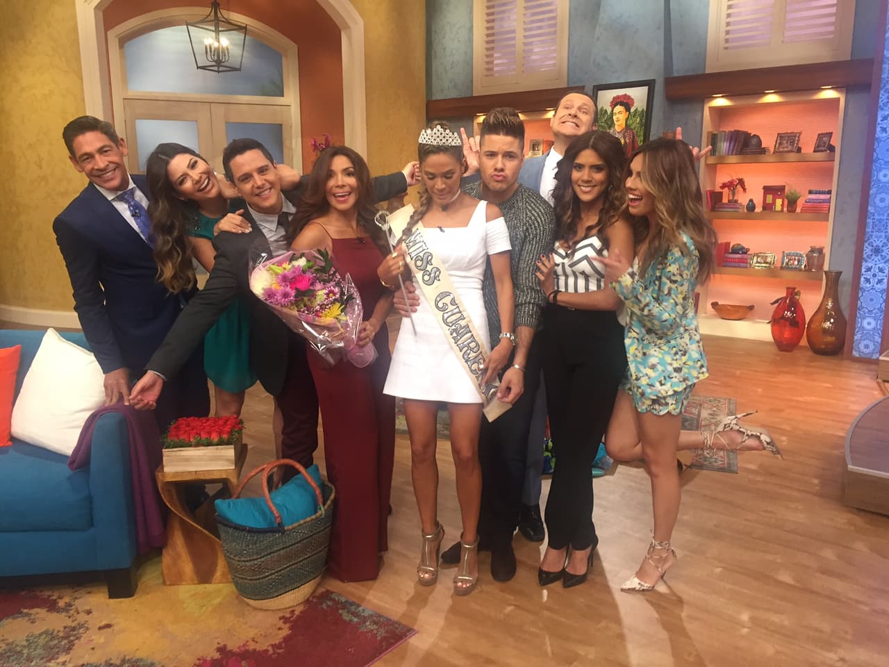 Alan se estiraba lo más que podía, mientras Chabán estiraba los brazos.