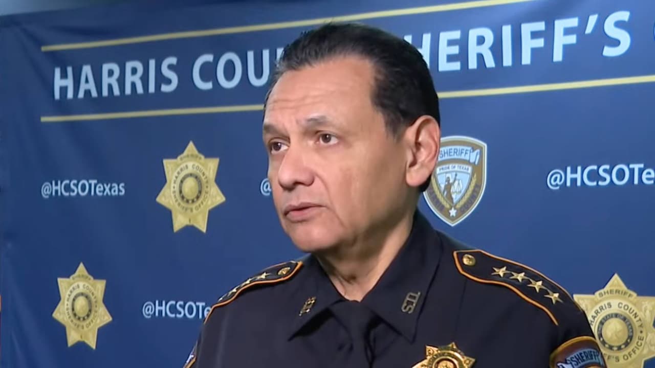 Sheriff del condado Harris detalla el plan de seguridad vial ante el frente ártico