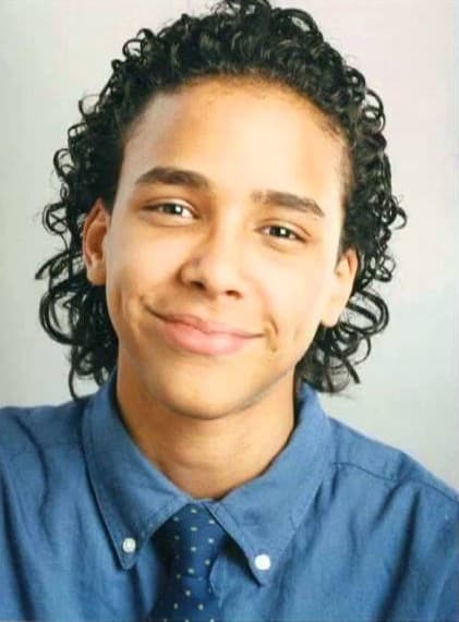 En su niñez adoptó otro look, pero seguía siendo igual de simpático.