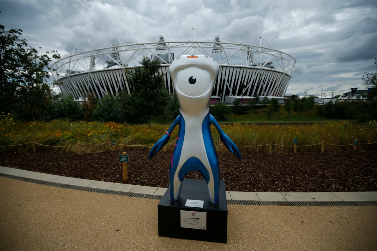 Supuestamente eran las dos últimas gotas de acero en la construcción del estadio olímpico, concepto que no tuvo mayor popularidad entre los seguidores.