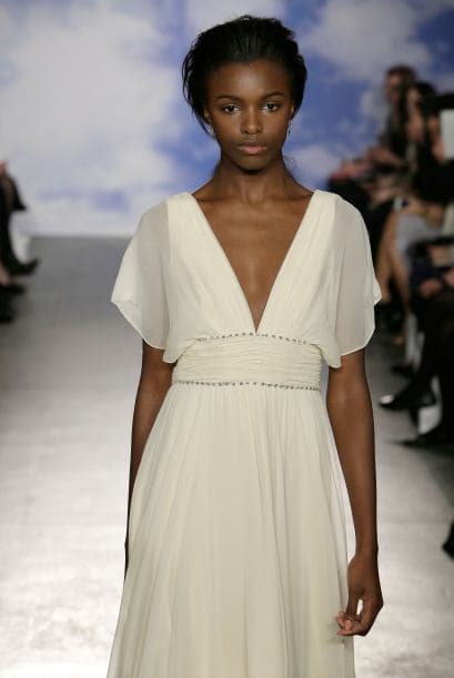 Aquí los mejores modelos del diseñador Jenny Packham.