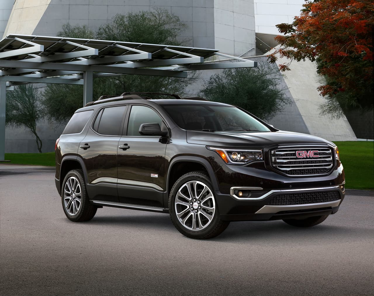 GMC Acadia 2018
<br>Calificación: Buena
<br>Aquí empiezan las buenas noticias para los fabricantes estadounidenses. La SUV de GMC saca la casta y demuestra, en las pruebas del IIHS, que es un producto seguro para el copiloto.
