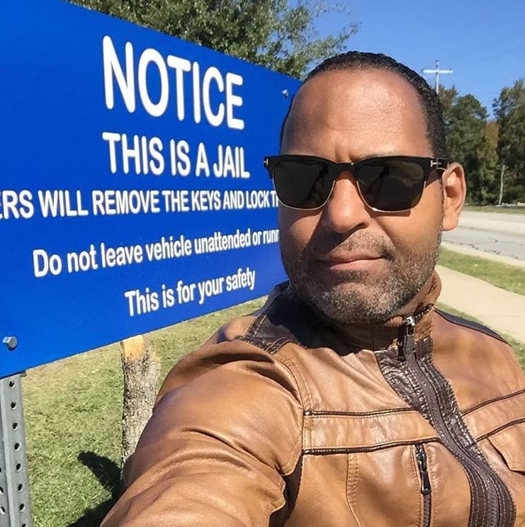 “Las autoridades saben que no somos de acá y nos dicen que nos mantengamos a la distancia, nos aconsejan, y nosotros evitamos no hacerlo porque ya sabemos que a la segunda vez no van a ser consecuentes”.