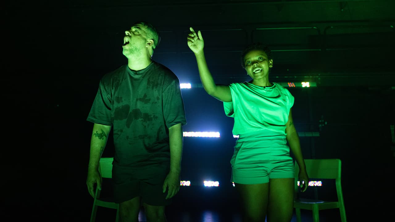 Miguel Gutiérrez nació en 1971. Es coreógrafo, bailarín y artista visual. Es profesor de coreografía en UCLA. Laila Franklin nació en 1997. Ella es bailarina, licenciada en Interpretación de Danza Contemporánea por el Conservatorio de Boston y posee un máster en Danza por la Universidad de Iowa.