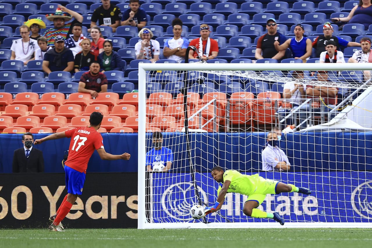 Honduras vino de atrás para derrotar en tanda de penaltis a Costa Rica y quedarse con el tercer lugar en la Nations League.
