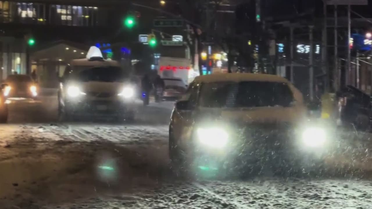Autoridades piden "extrema precaución" por la intensa nevada que caerá en la Gran Manzana