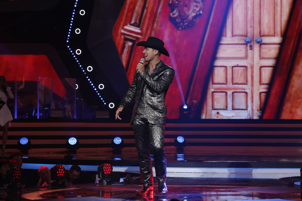 La siguiente ronda la abrió Manuel cantando 'La Puerta Negra'.