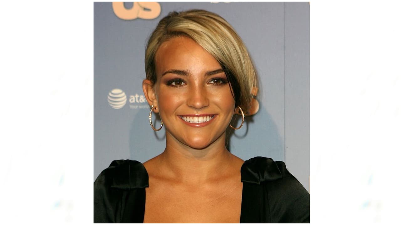 El noviazgo con el padre de su hija siempre fue inestable, hasta que terminaron definitivamente en el 2010. Cuatro años después se casó con Jamie Watson, con quien tuvo una hija llamada Ivey.