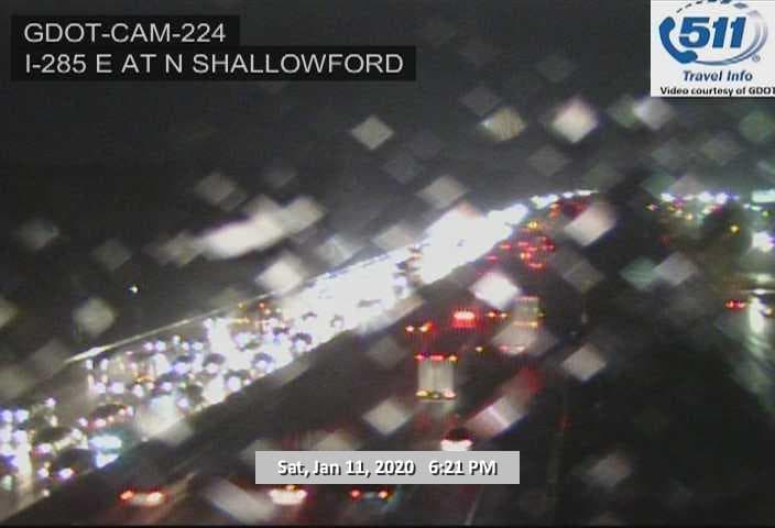 Imagen de la carretera I-285 sobre North Shallowford Road.