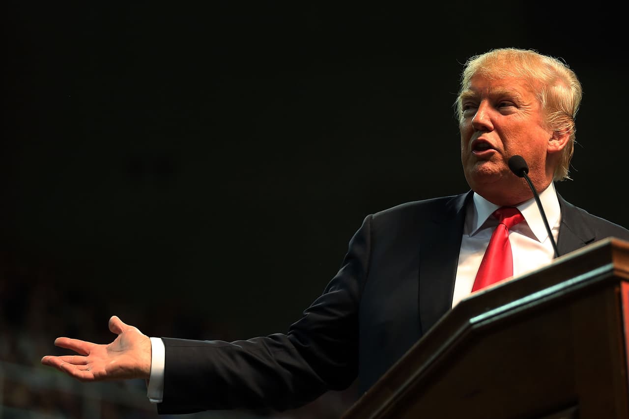 En un nuevo anuncio, Trump vincula a Clinton con Mónica Lewinsky y Bill Cosby