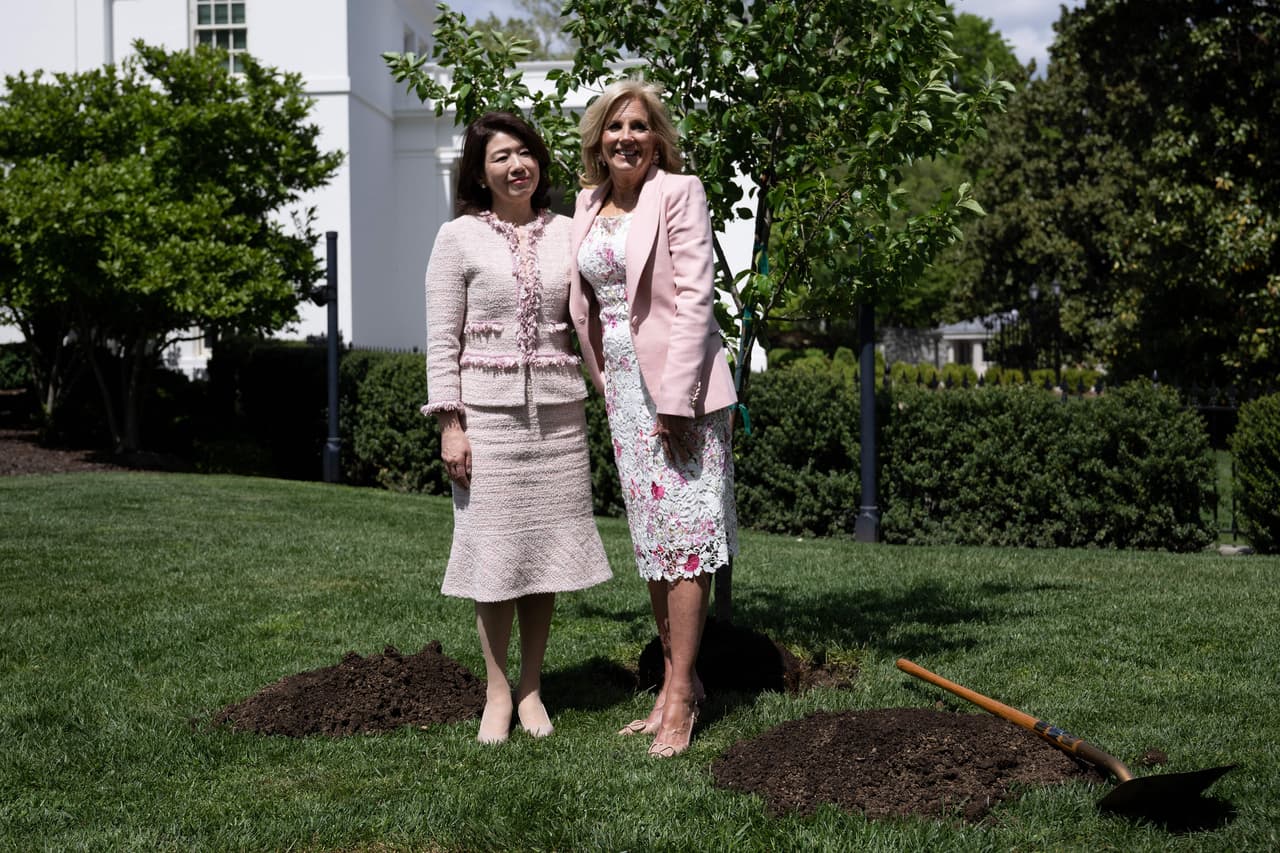 La tradición, que reafirma los lazos entre Japón y EEUU, se mantiene de la mano de las primeras damas.