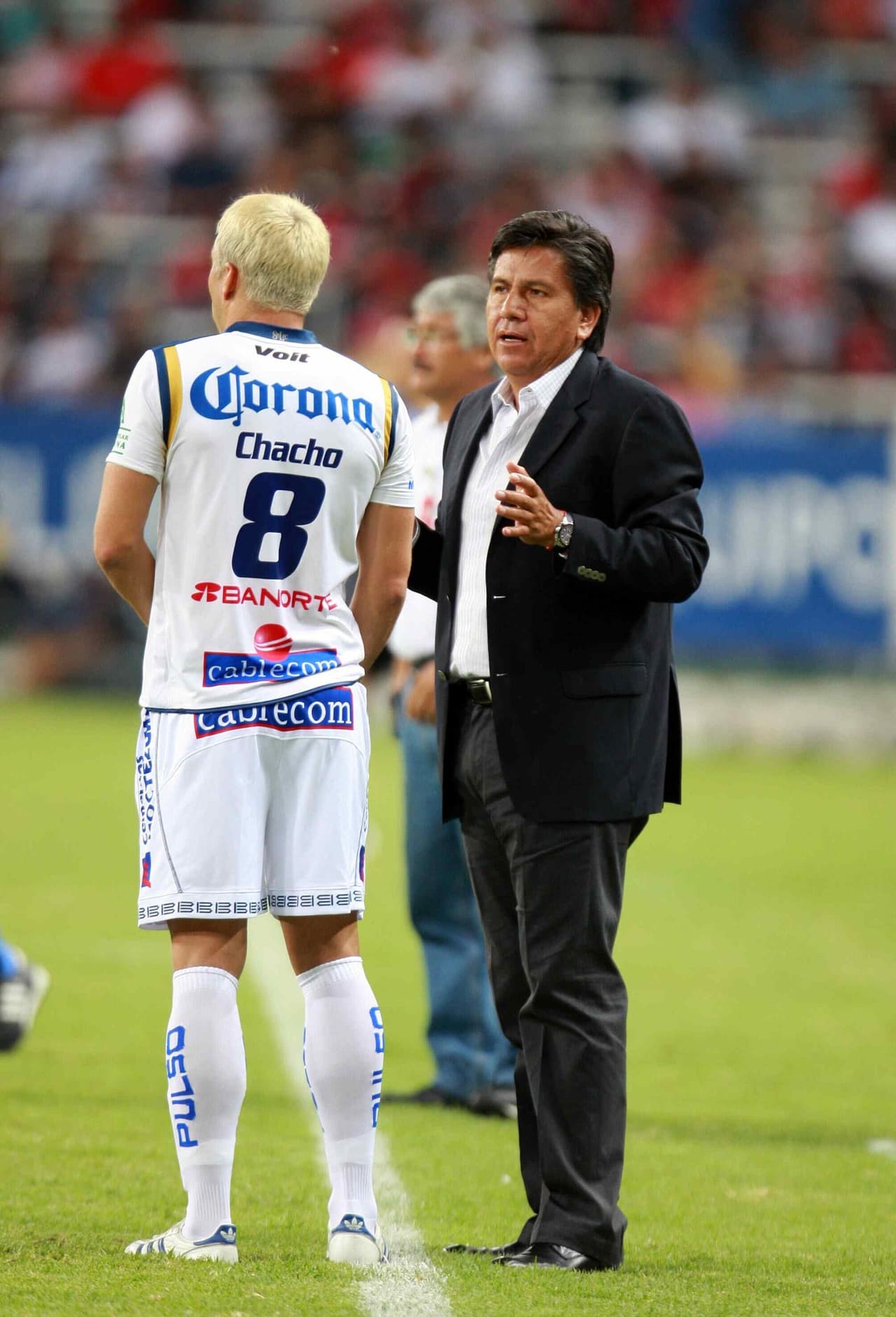 Y es que Arias lo cambió de posición: lo desplazó de la banda al centro del campo. Era el mariscal de campo.