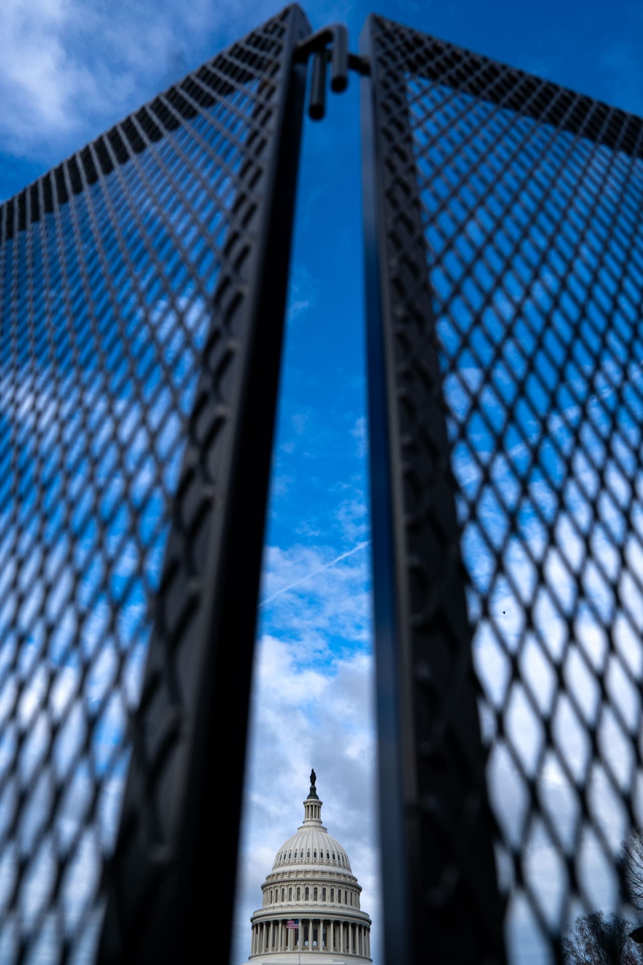 Desde la 1:30 de la tarde se cerró el paso en First Street, entre Constitution Avenue NE e Independence Avenue SE. También, de East Capitol Street, entre First Street y Second Street.