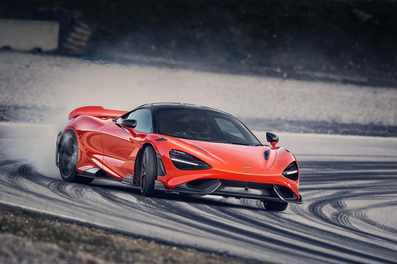 La marca británica de supercarros continua su lucha por conquistar el segmento con este nuevo producto limitado a solo 765 unidades.