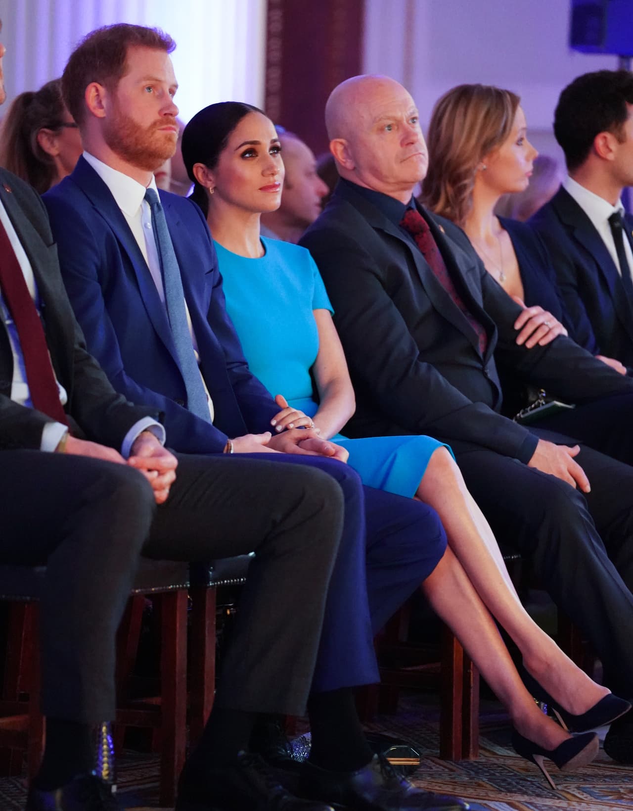 El biógrafo del príncipe Carlos, Tom Bower, comentó que Meghan Markle y el príncipe Harry 
<b>"se han convertido en sus propios y peores enemigos".</b>
<br>