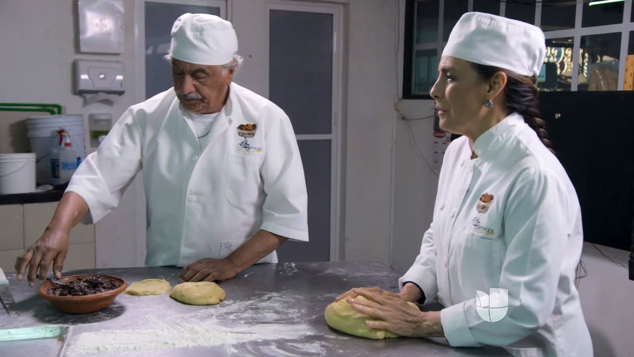 Ese día, la vida de su esposo 
<b><a href="http://www.univision.com/novelas/mi-marido-tiene-familia/rafael-inclan-es-eugenio-corcega-en-mi-marido-tiene-familia">Eugenio</a></b> también se partió en mil pedazos. A pesar del tiempo transcurrido Blanca no pierde la esperanza de encontrarlo.