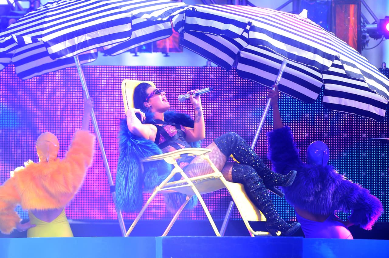 Demi fue parte de los cantantes invitados que se presentaron en el centro de Los Ángeles en el Pepsi Stage.