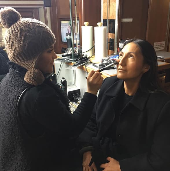 El equipo de Despierta América comenzó con el arreglo de las novias.