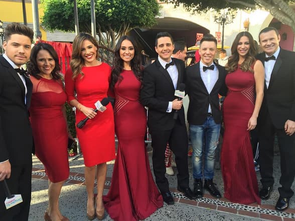 Guapos todos. ¡Qué empiece la ceremonia!