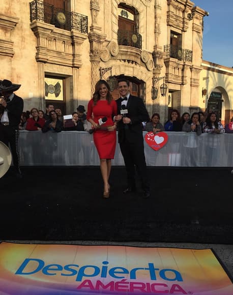 Desde Los Ángeles, Karla y Alejandro esperando el momento de que comience la boda.