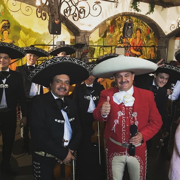 El mariachi llego a animar esta gran fiesta.
