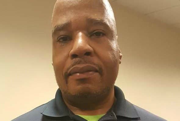 James Robinson, quien limpia edificios, coincide en que el legado más importante del presidente Obama será la reforma de salud. "Si la gente lo tiene que recordar en una palabra será por el Obamacare".