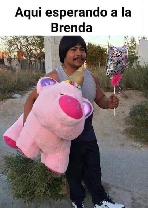 Así es como se recibe a una enamorada cuando salga de la fábrica.